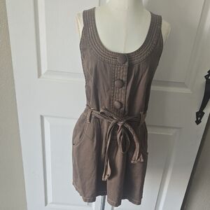 Brown Sleeveless‎ Buttoned Romper
